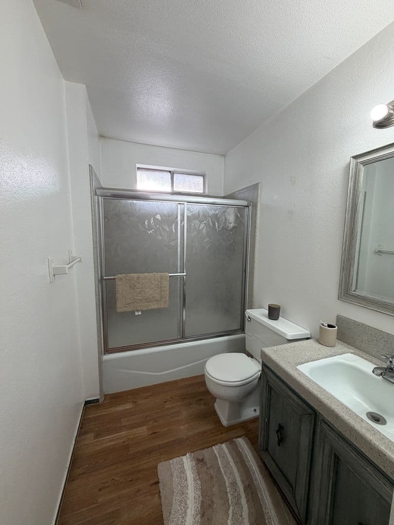 South Lake Taho Apartment: 916 Merced Avenue