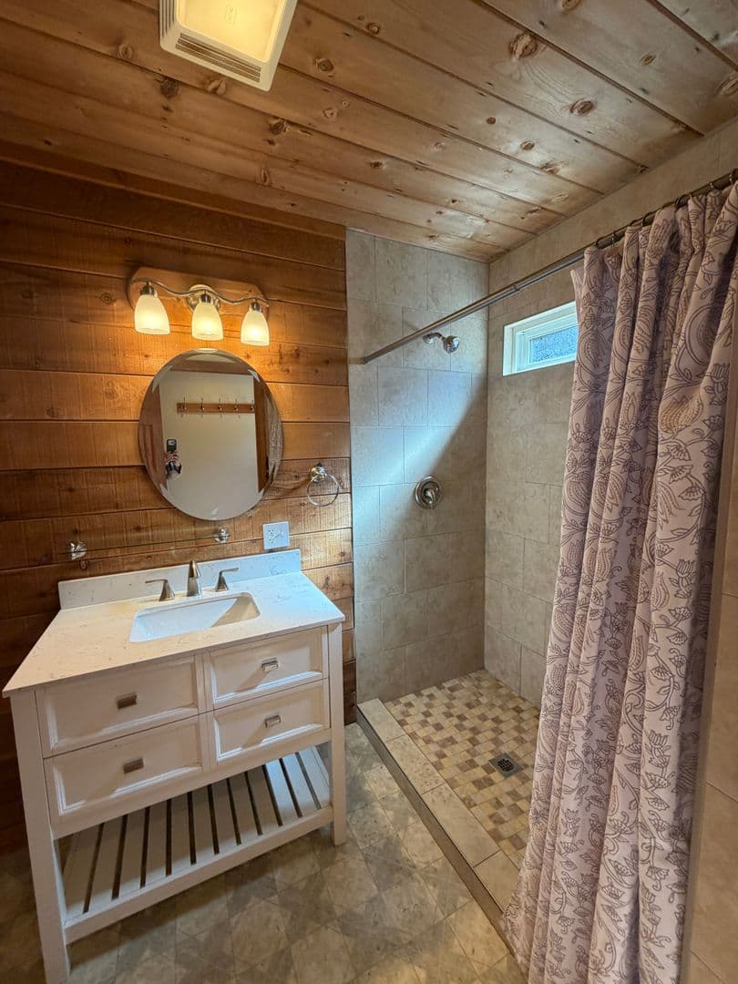 South Lake Tahoe House: 940 San Jose Ave.