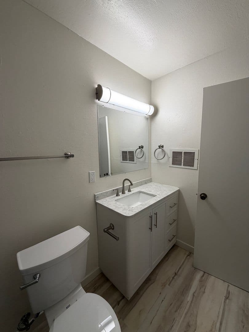 South Lake Tahoe Apartment: 2465 Ponderosa