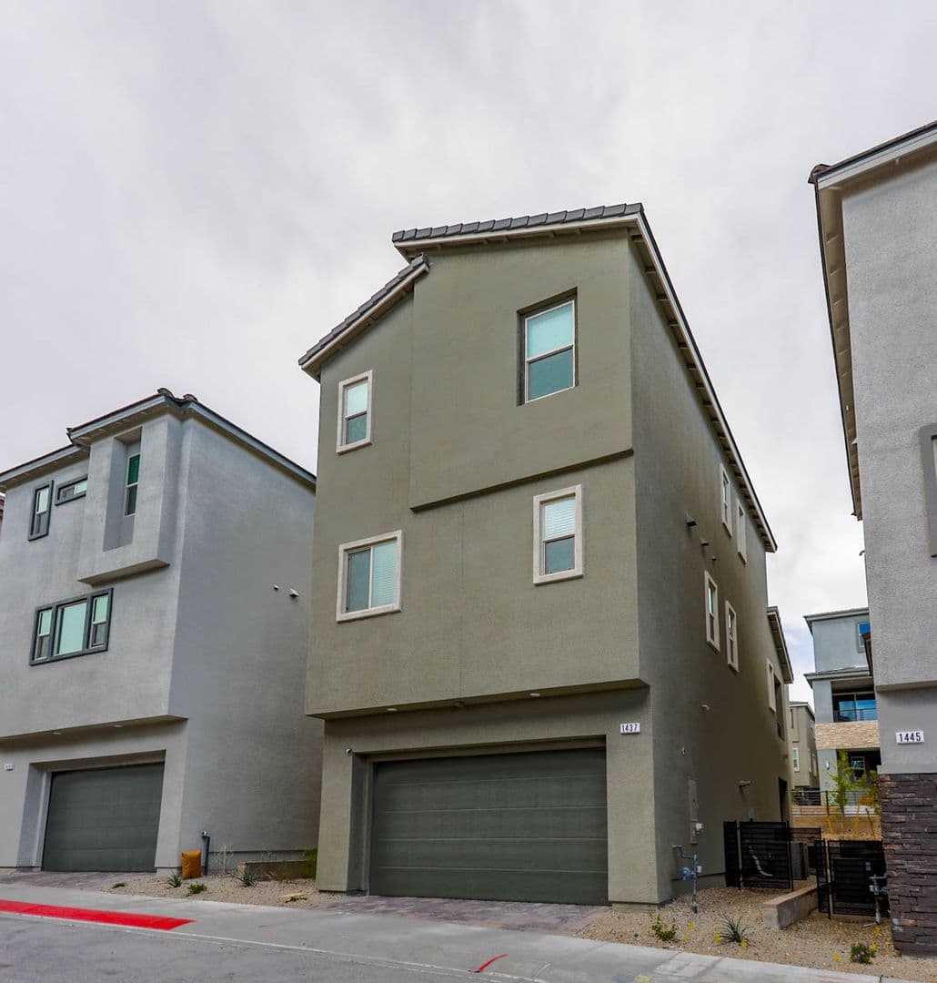 Las Vegas House: 1437 Whistling Kite Street