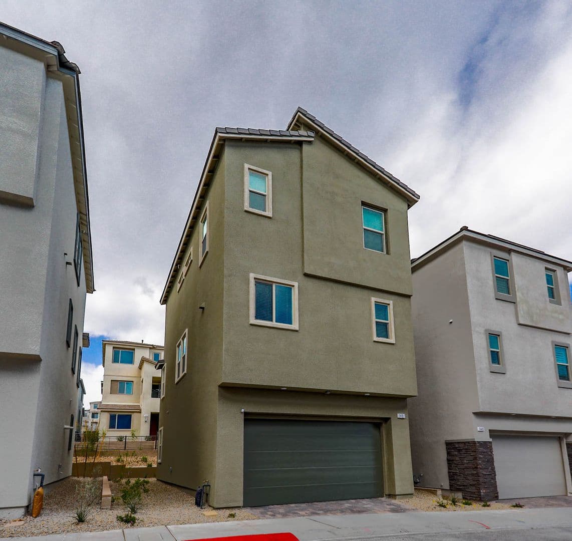 Las Vegas House: 1437 Whistling Kite Street