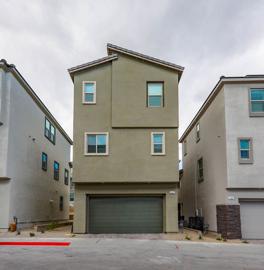 Las Vegas House: 1437 Whistling Kite Street