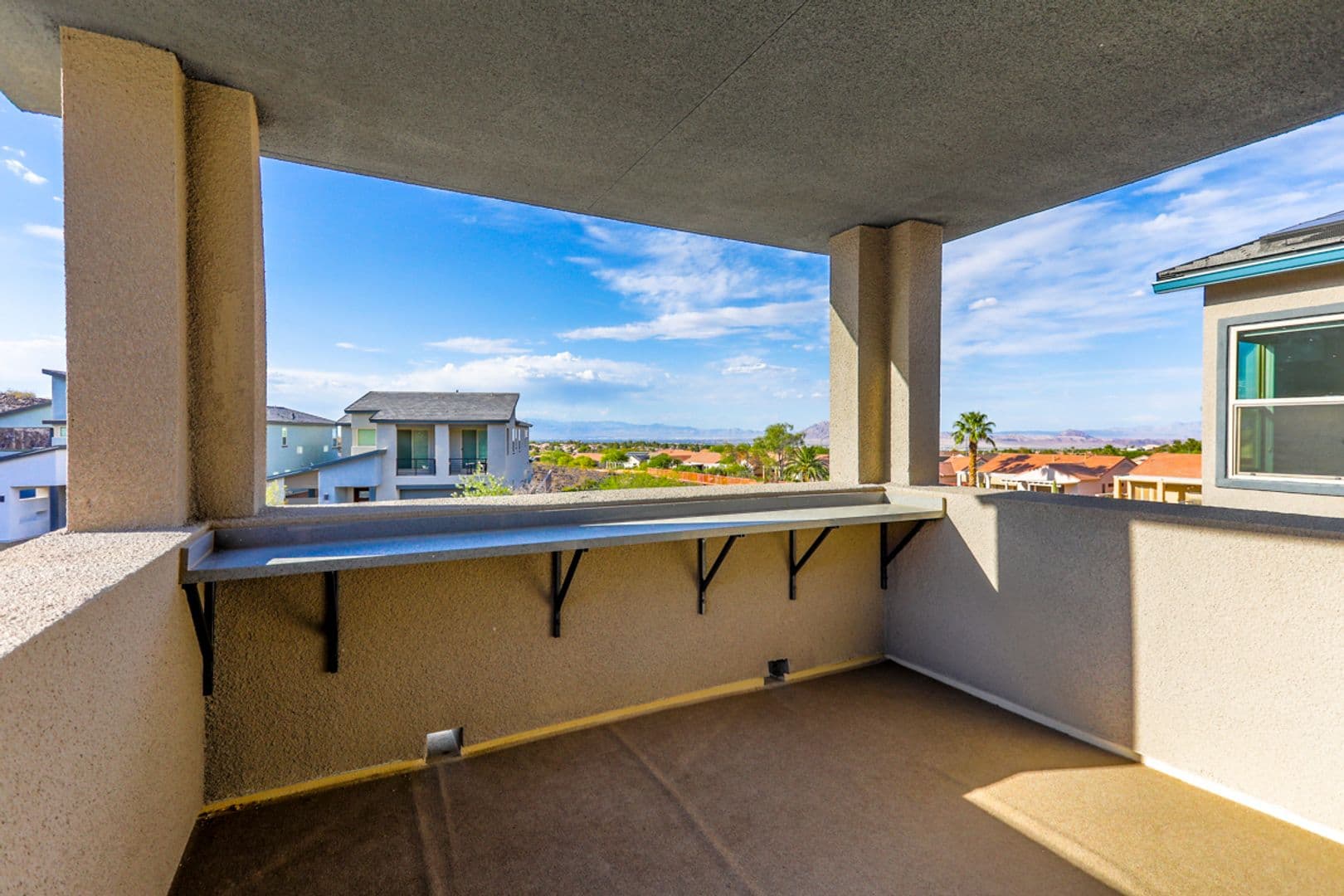 Henderson House: 1992 Peaceful Mesa Court