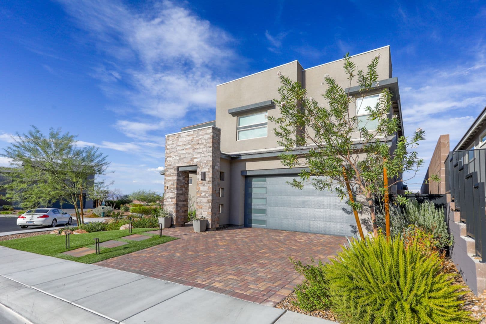 Henderson House: 1992 Peaceful Mesa Court