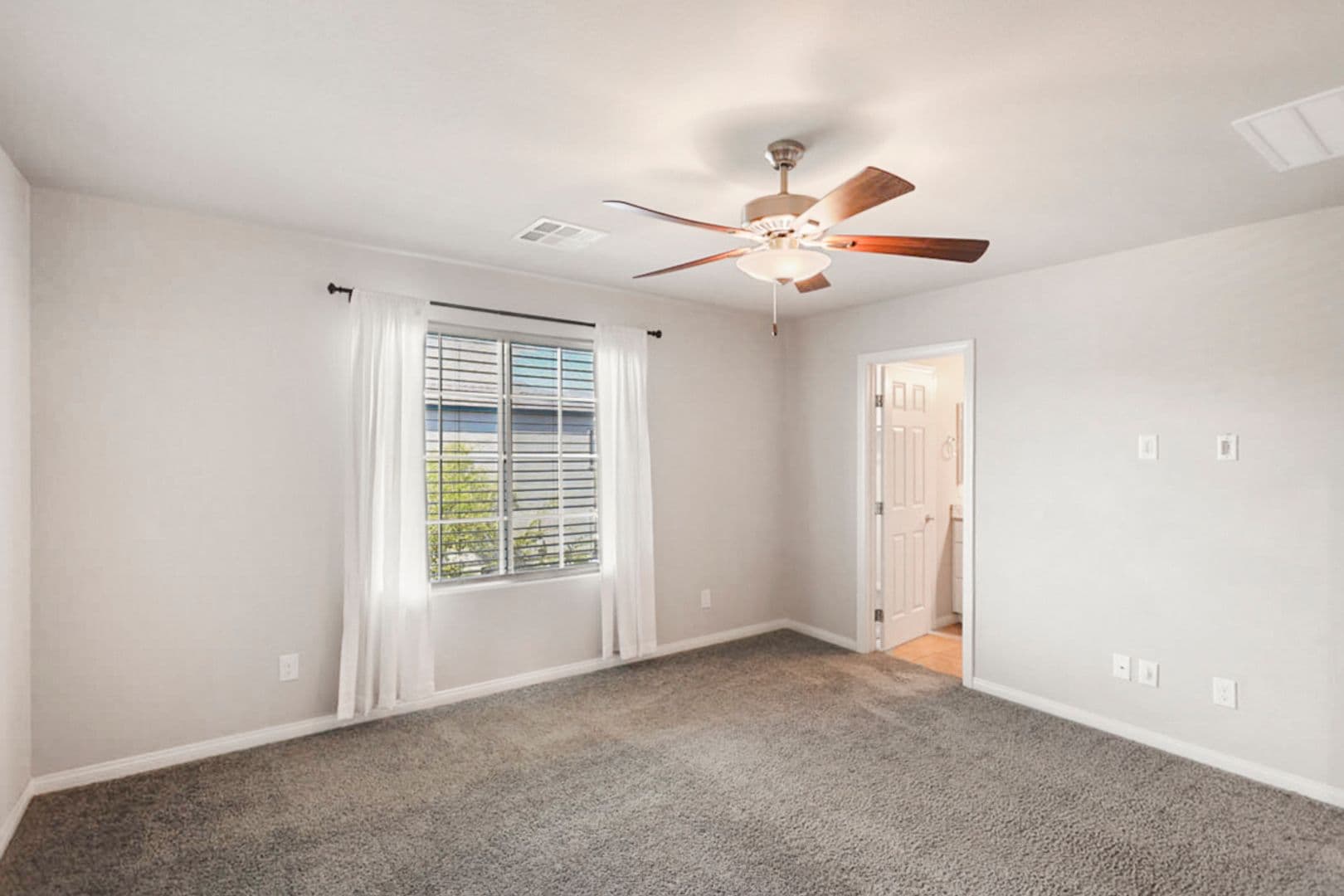 North Las Vegas House: 7416 Sunray Point Street