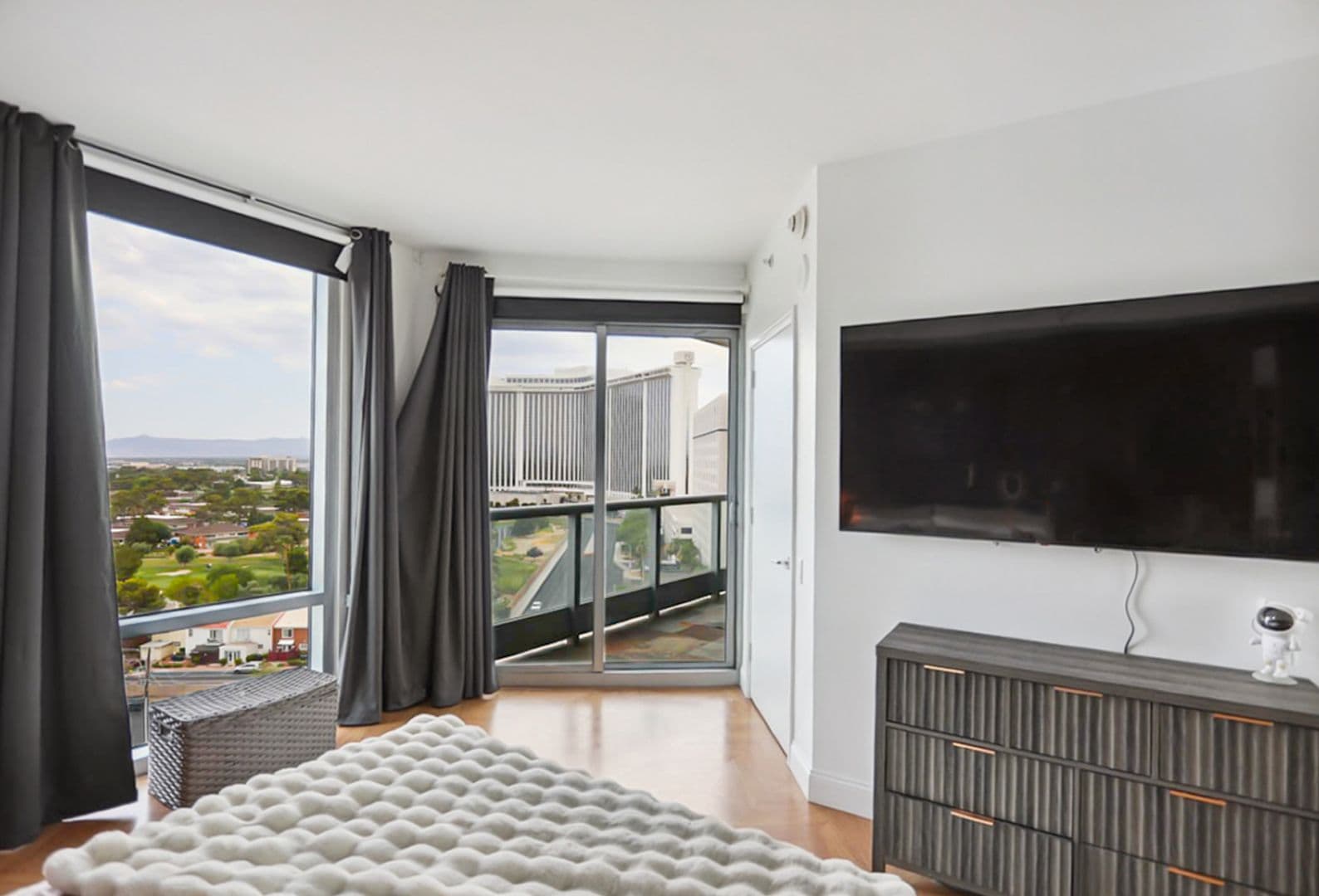 Las Vegas Condo: 322 Karen Ave # 1105