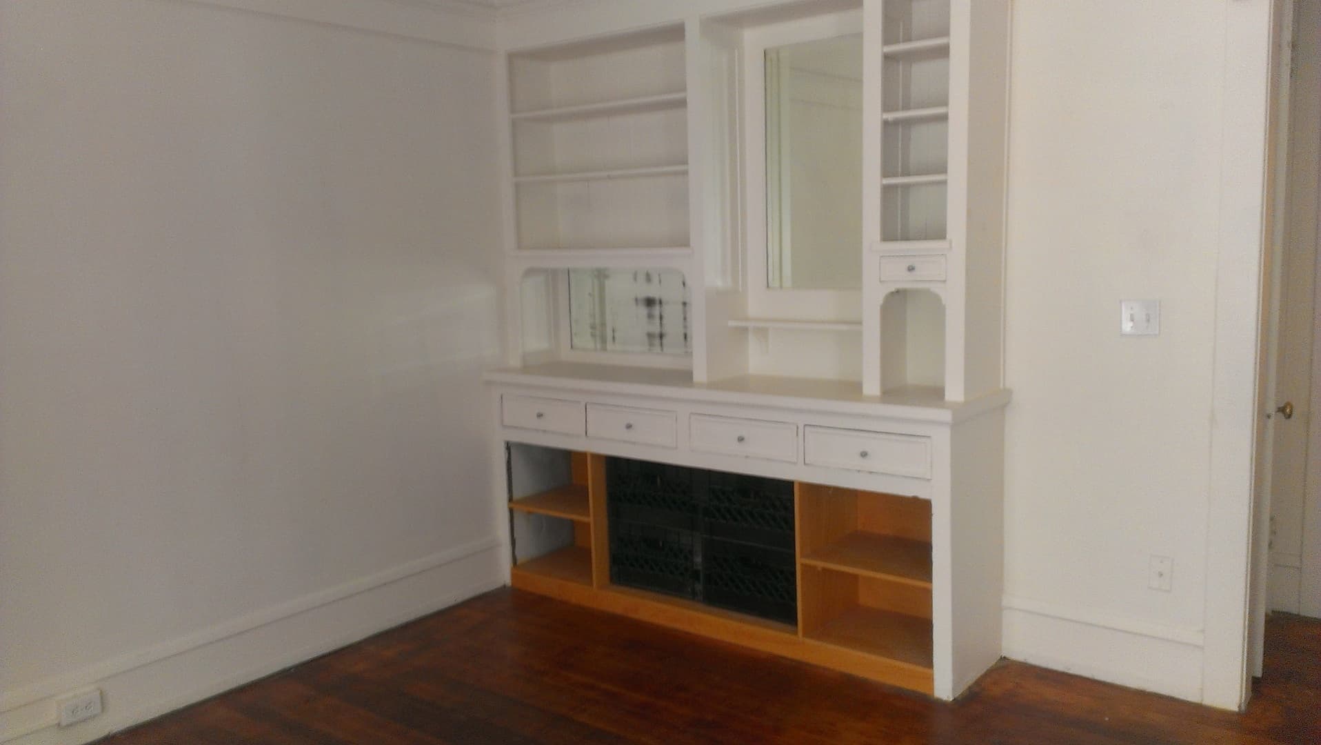 San Diego Apartment: 950 9th Ave.