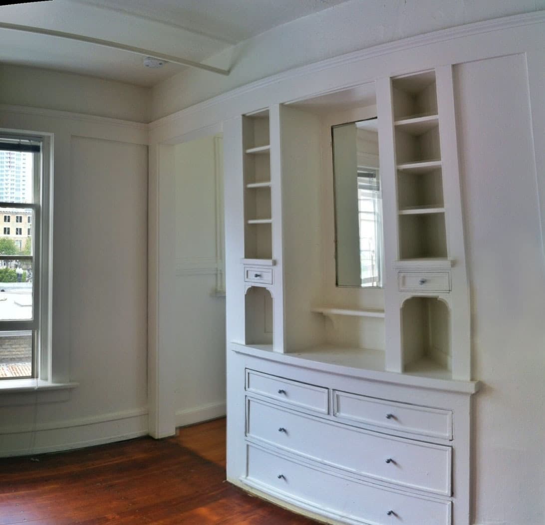 San Diego Apartment: 950 9th Ave.