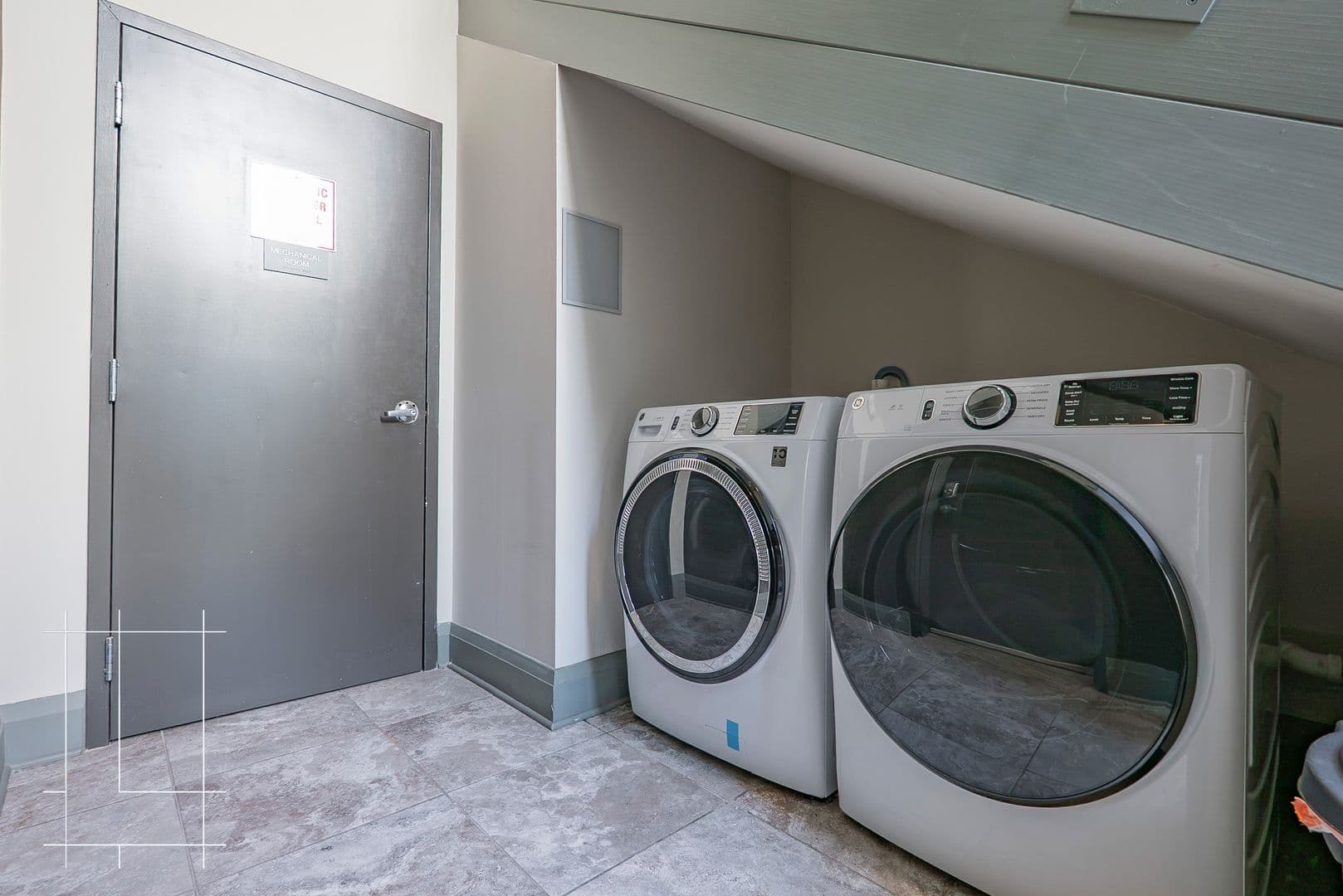 Columbus Apartment: 40 W. 3rd Ave