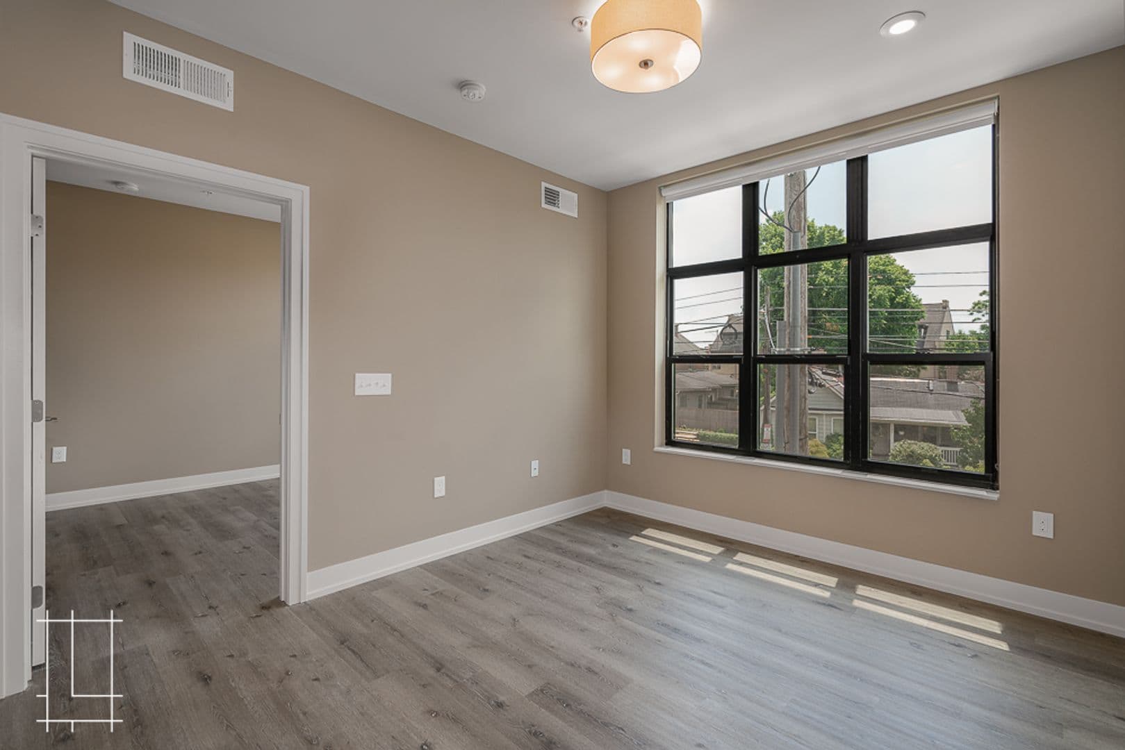 Columbus Apartment: 200 E 1st Ave