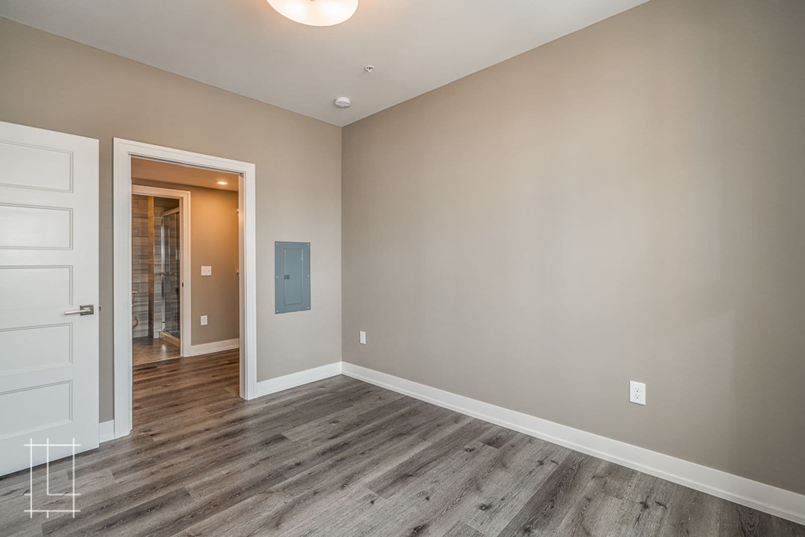 Columbus Apartment: 200 E 1st Ave