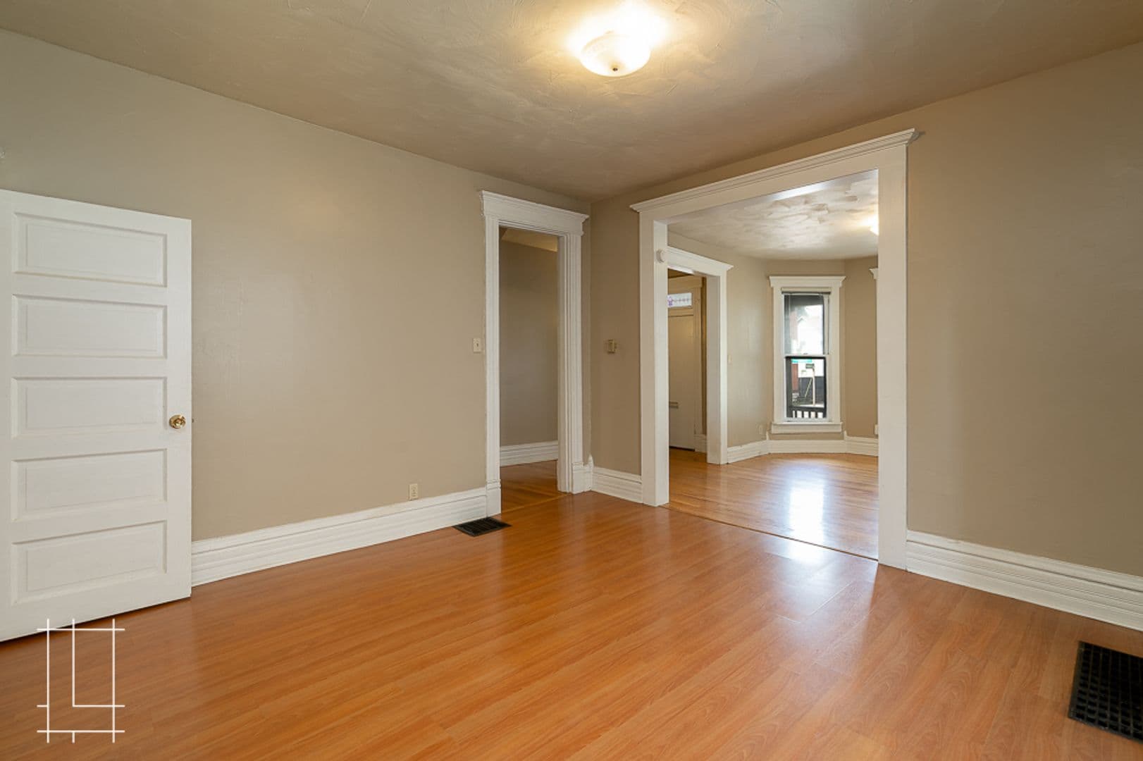 Columbus Apartment: 207 W. Hubbard Ave.