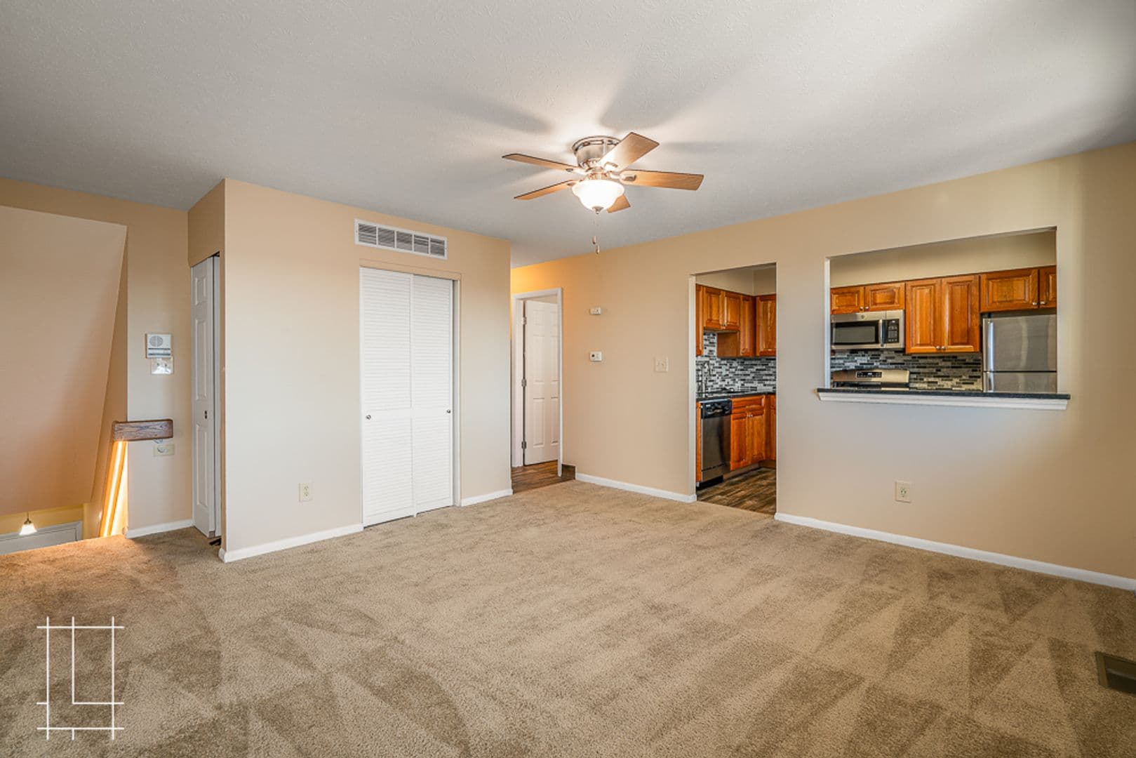 Columbus Apartment: 411 E. Buttles Ave