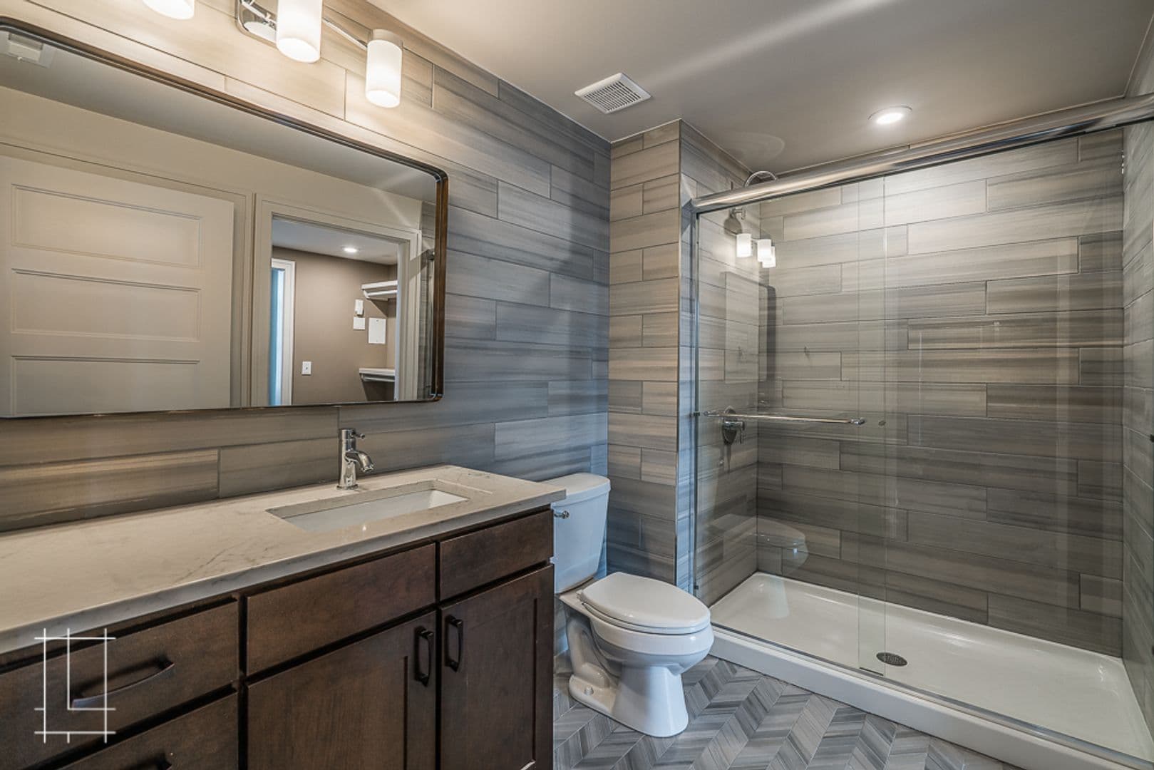 Columbus Apartment: 200 E 1st Ave