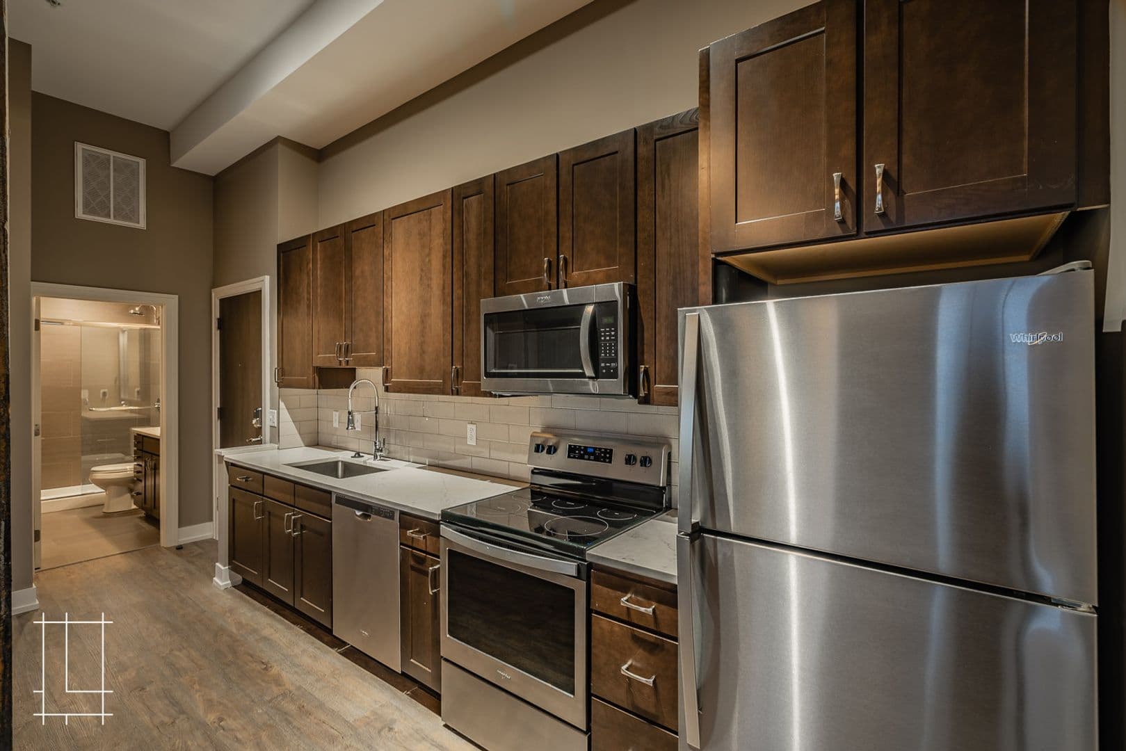 Columbus Apartment: 180 Detroit Ave