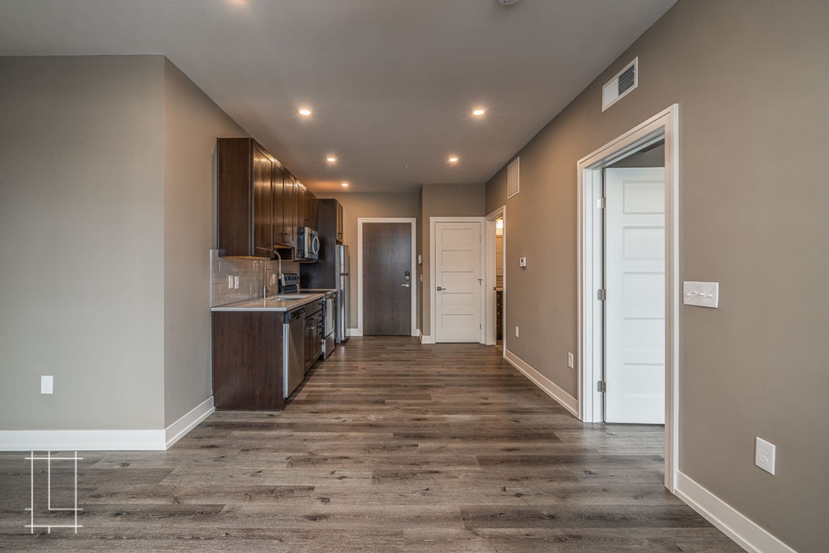 Columbus Apartment: 200 E 1st Ave