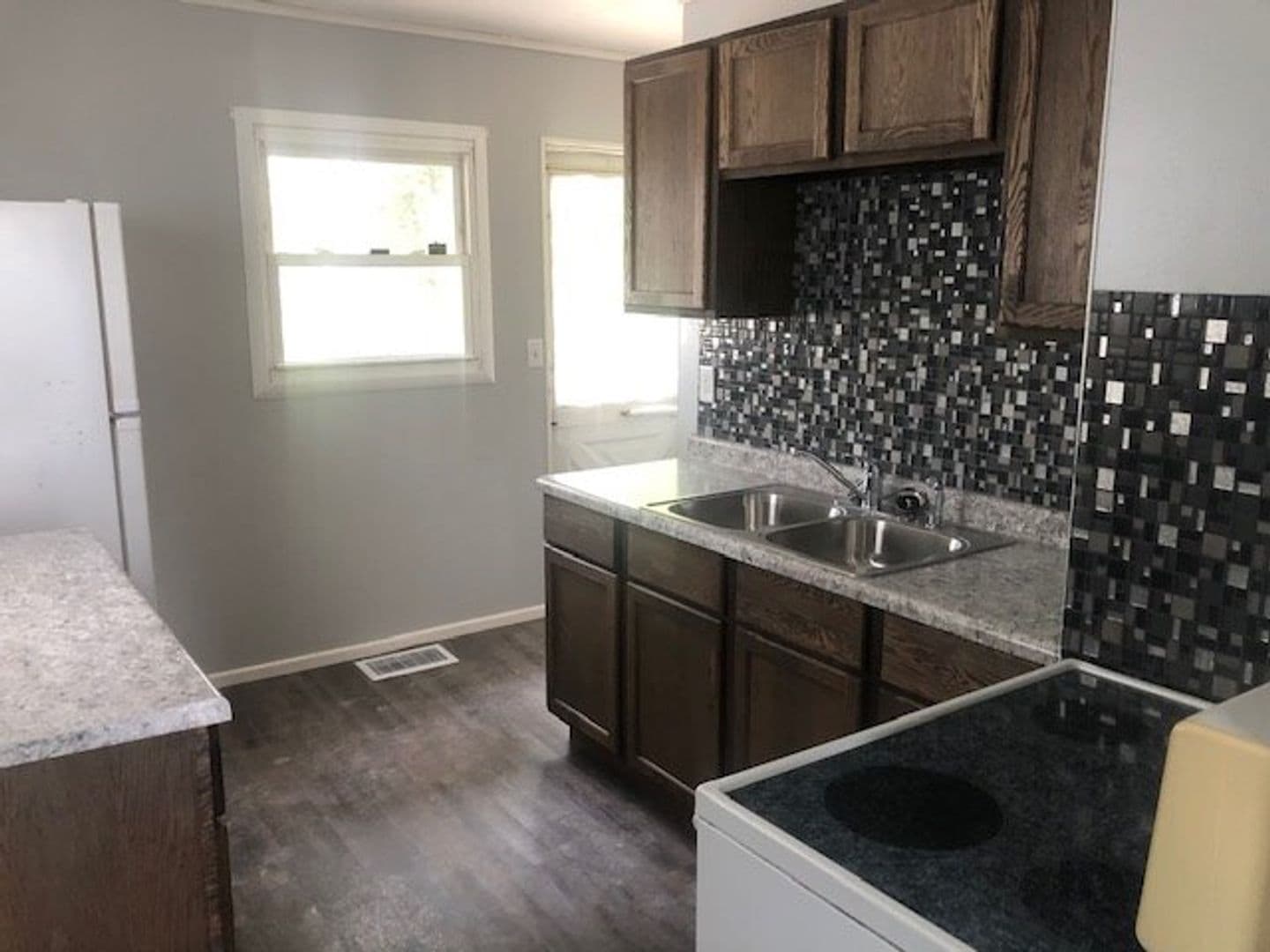 Ottumwa House: 106 Lynwood