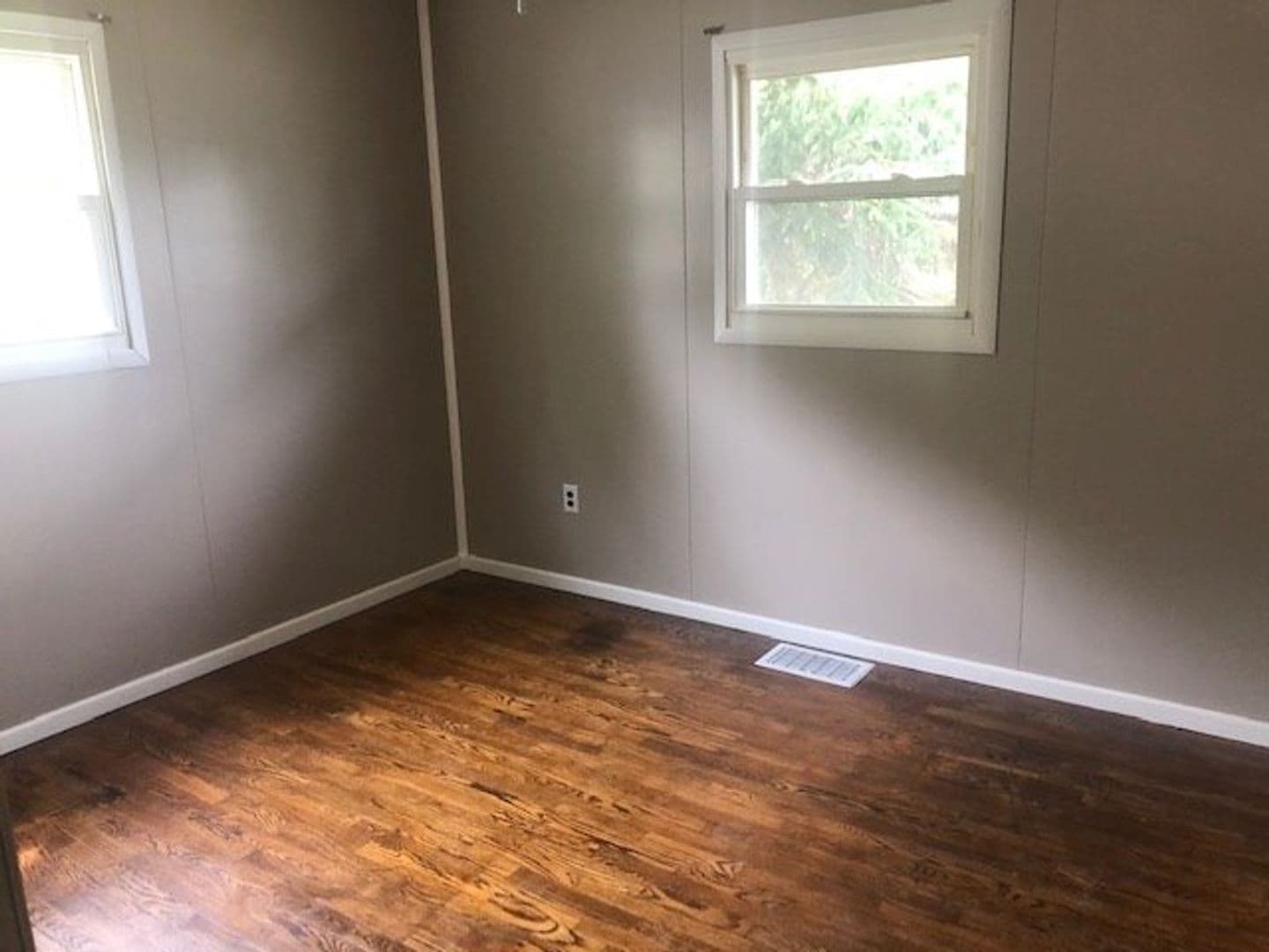 Ottumwa House: 106 Lynwood