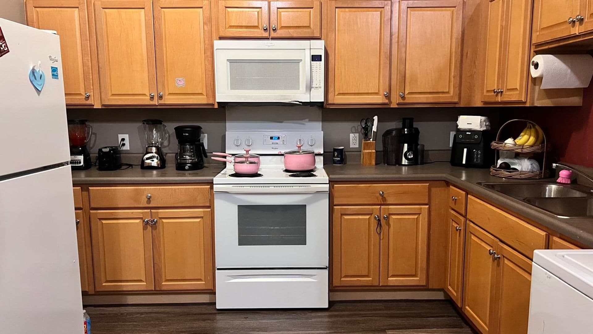 Bloomfield Apartment: 101 E Franklin St