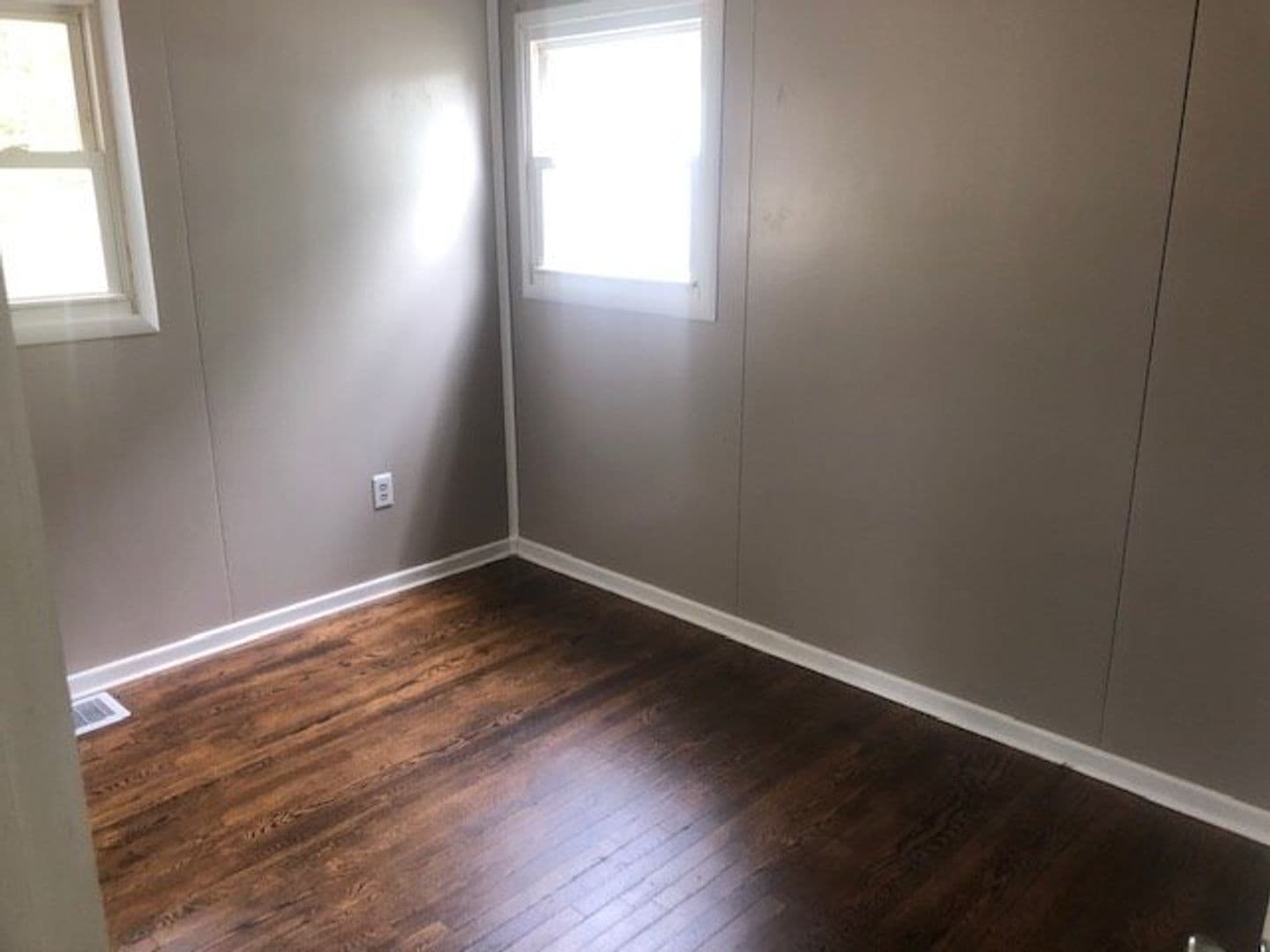 Ottumwa House: 106 Lynwood