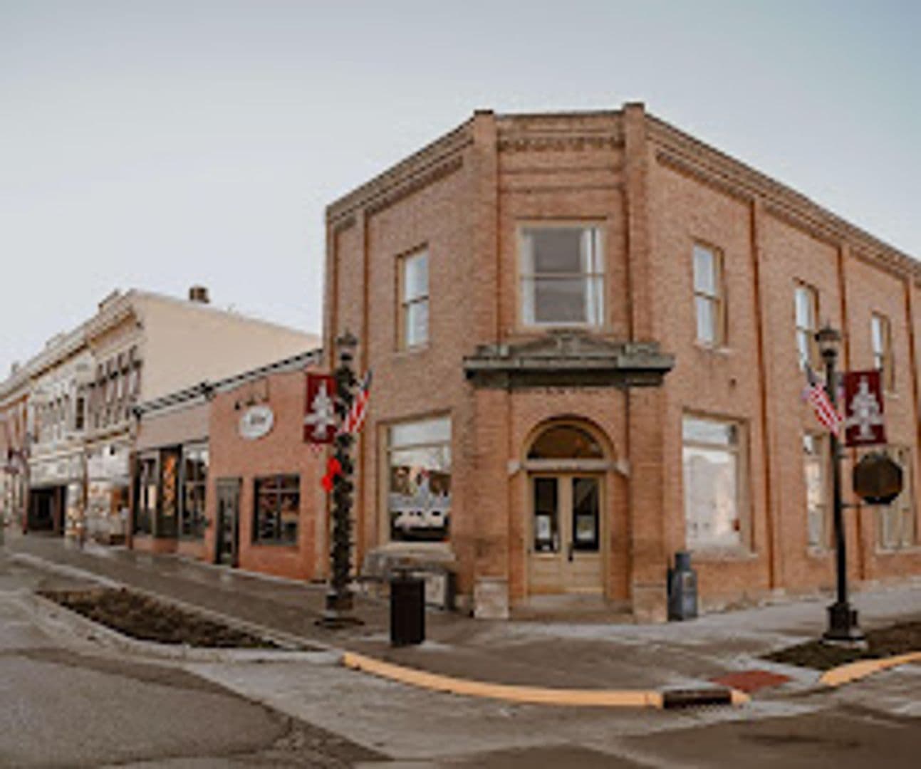 Bloomfield Apartment: 101 E Franklin St