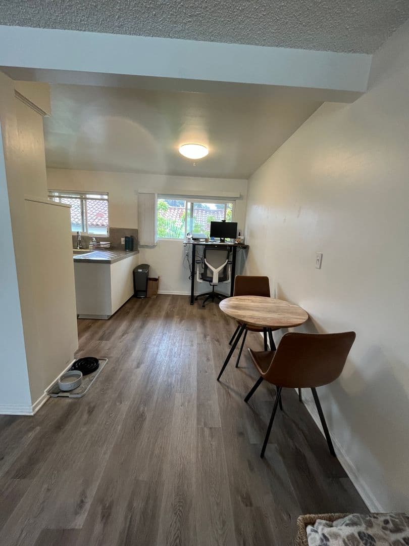 Santa Barbara Apartment: 1015 Laguna Street