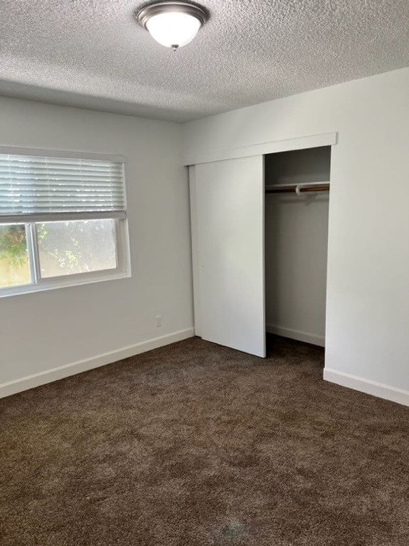 Santa Barbara Apartment: 1015 Laguna Street