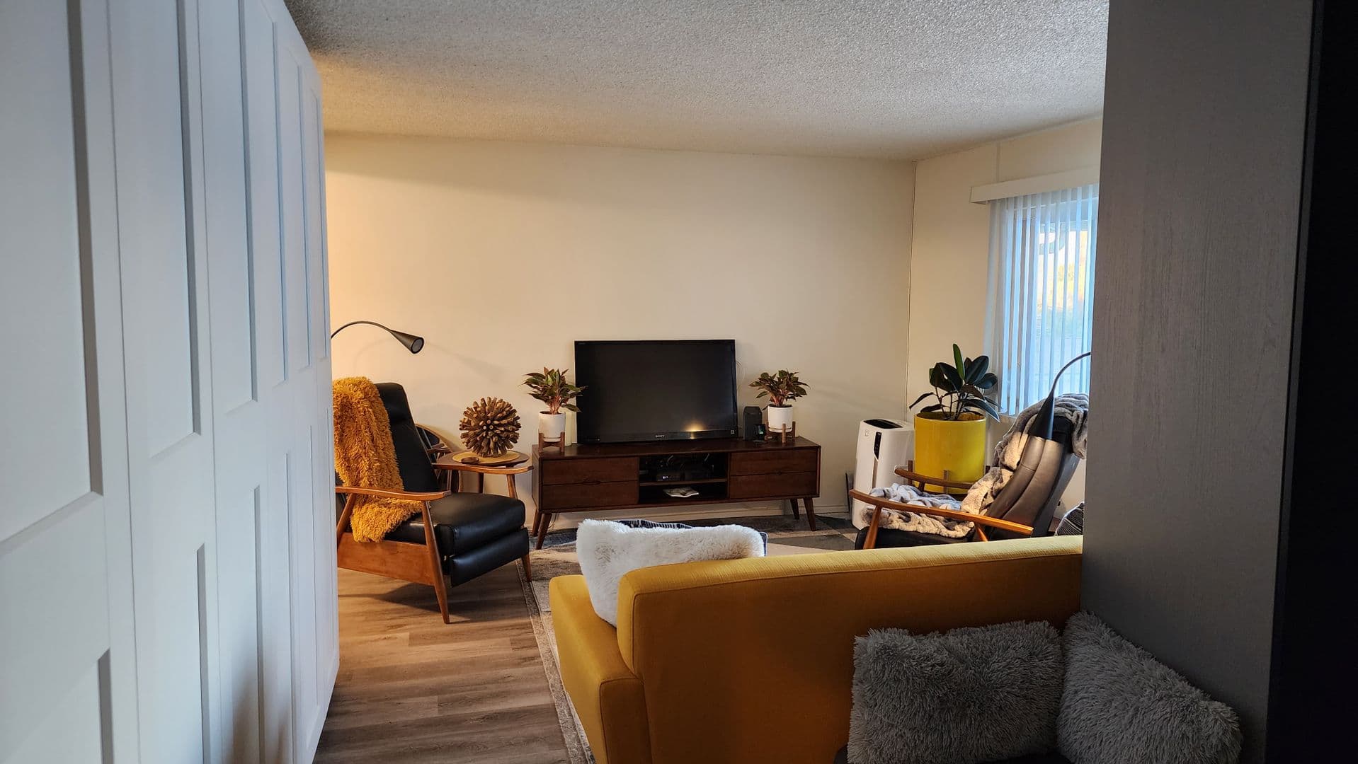 Santa Barbara Apartment: 1015 Laguna Street