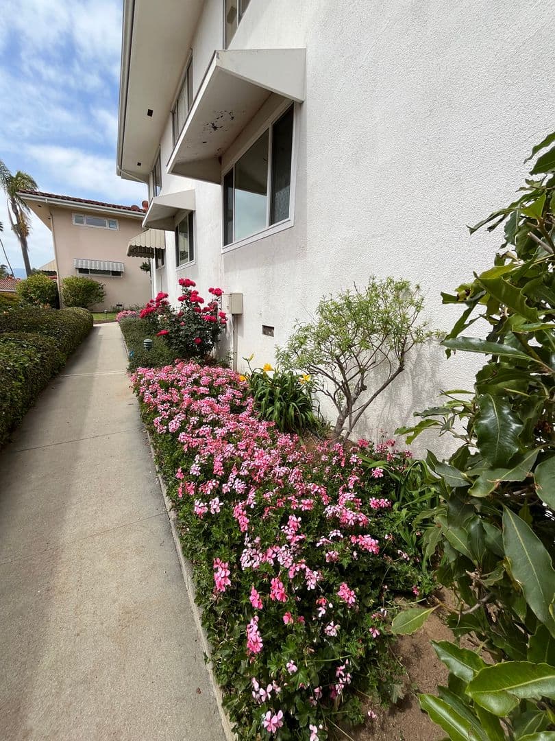 Santa Barbara Condo: 2615 State Street A2