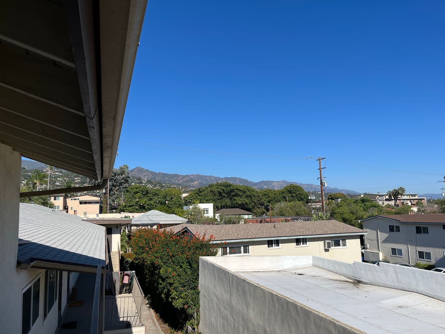Santa Barbara Apartment: 1015 Laguna Street