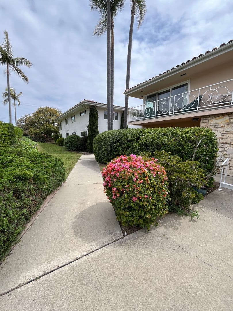 Santa Barbara Condo: 2615 State Street A2