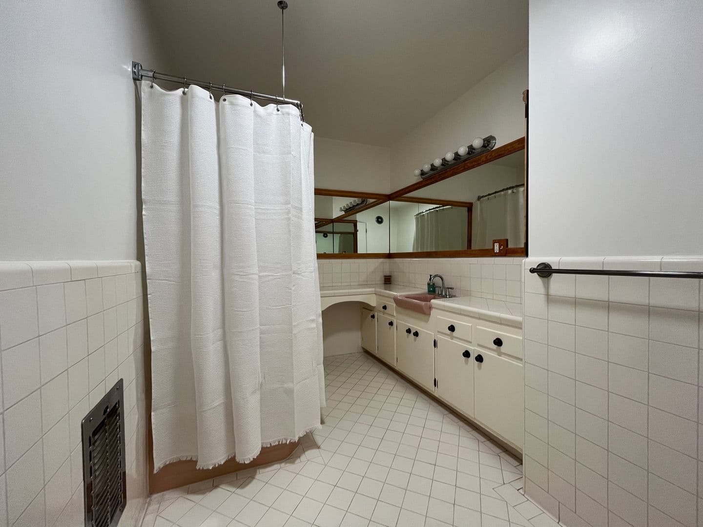 Santa Barbara Condo: 2615 State Street A2