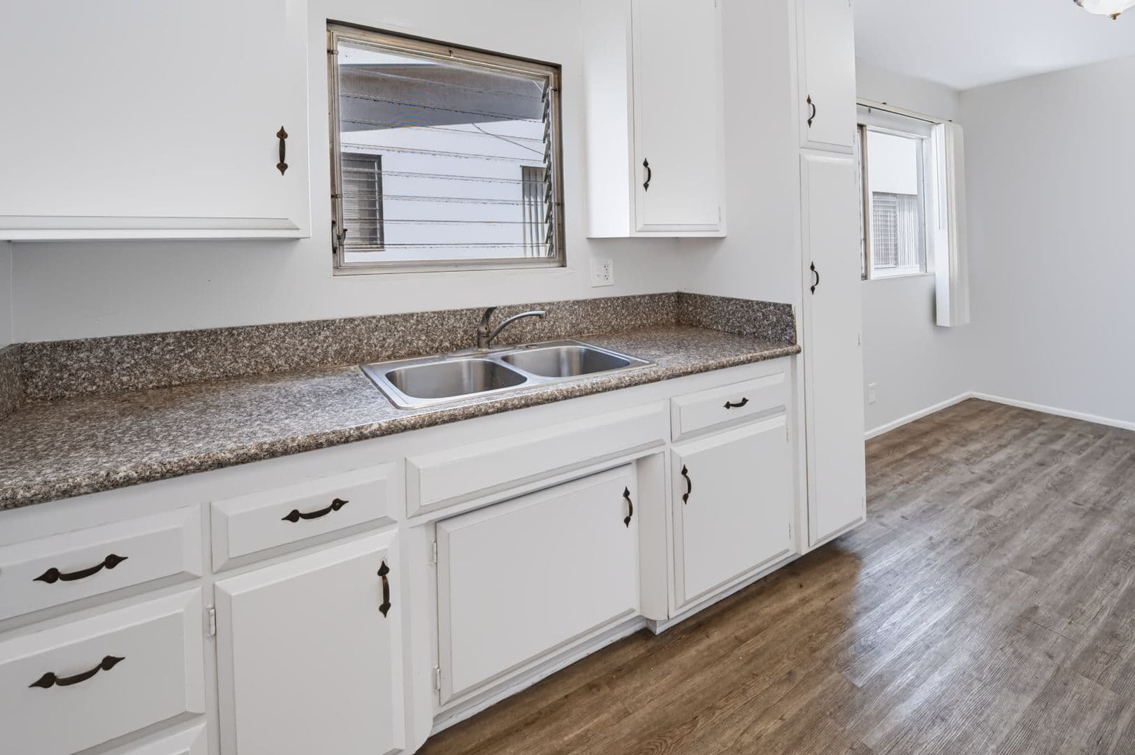 COVINA Apartment: 270 ORLANDO WAY