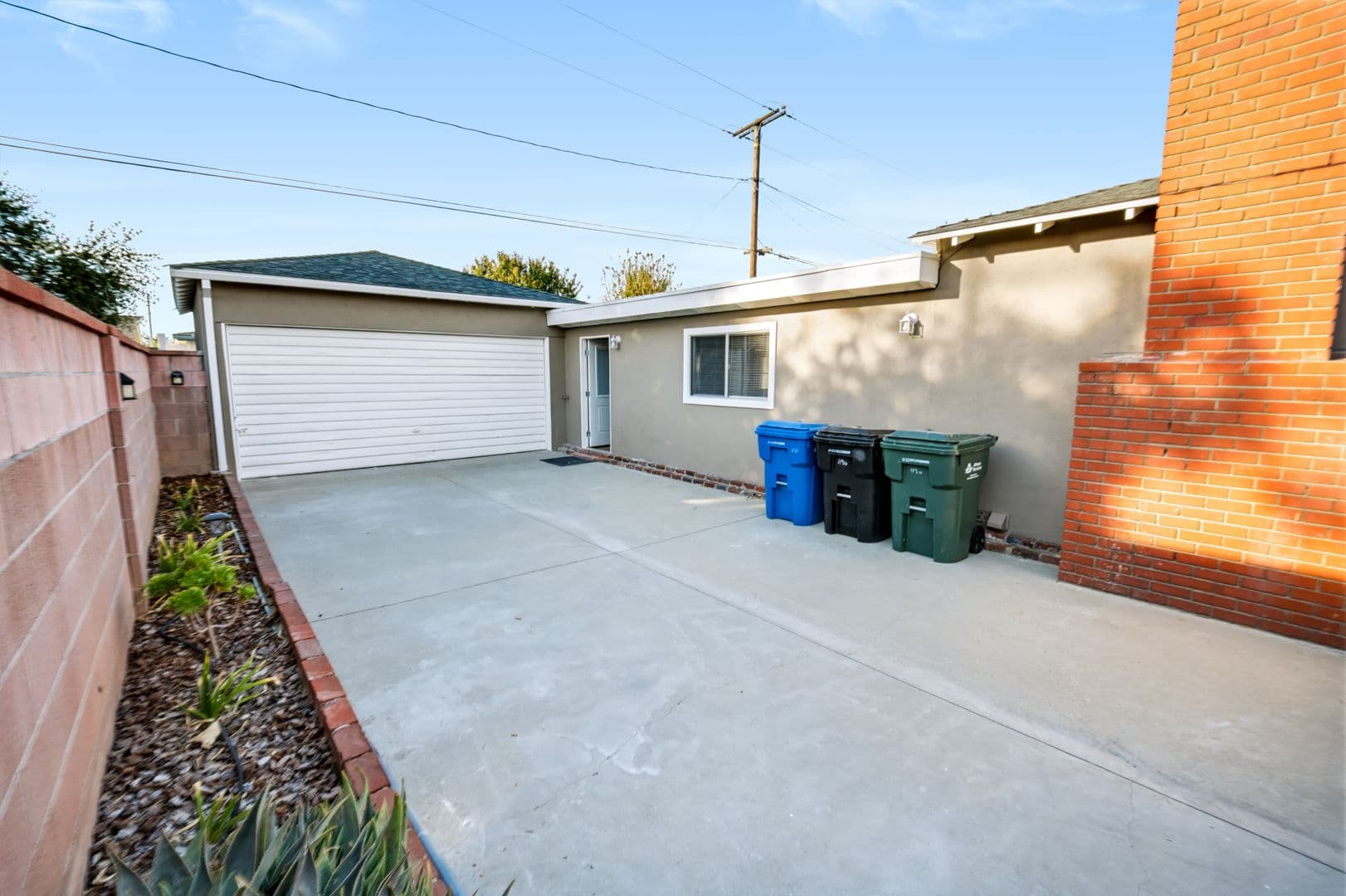 West Covina House: 1130 E Louisa Ave