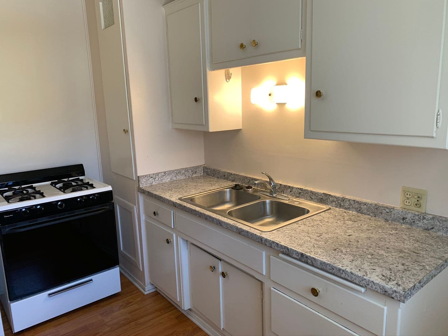 ARCADIA Apartment: 424 S SANTA ANITA AVE