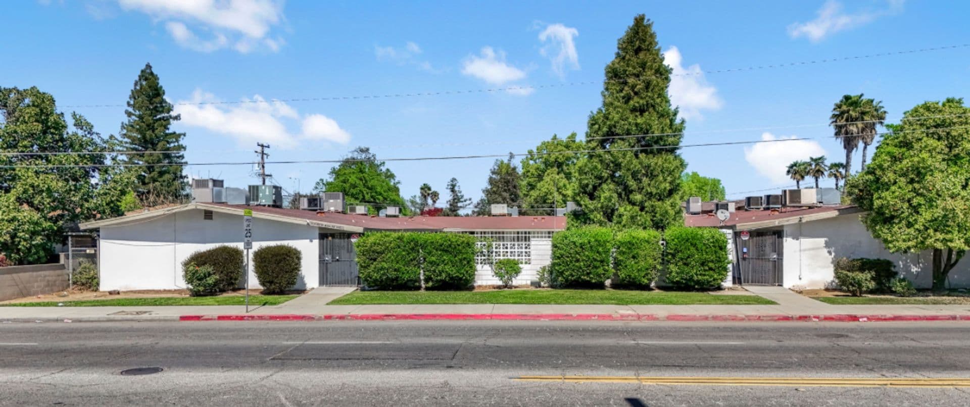 Fresno Apartment: 1529-1557 E. Ashlan Avenue