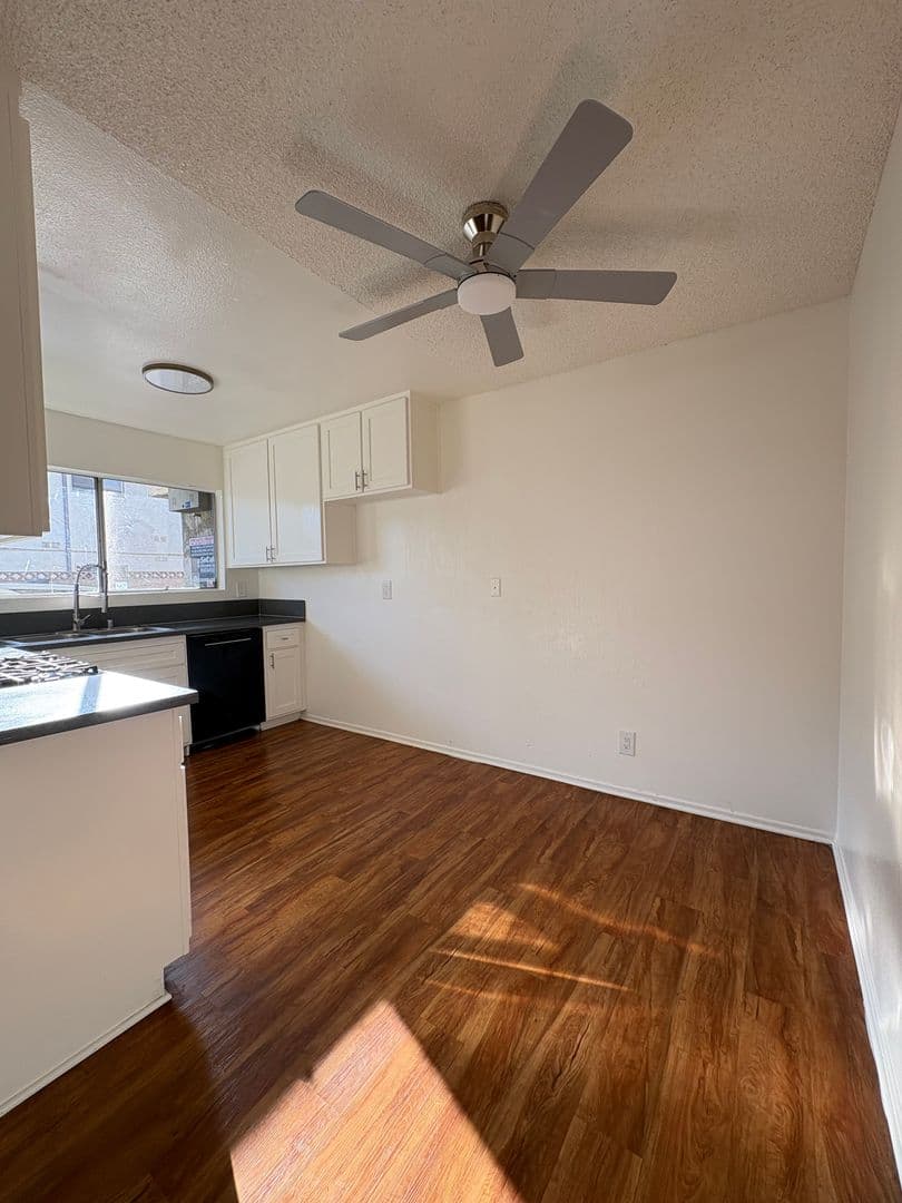 Gardena Apartment: 1426 W 179th St