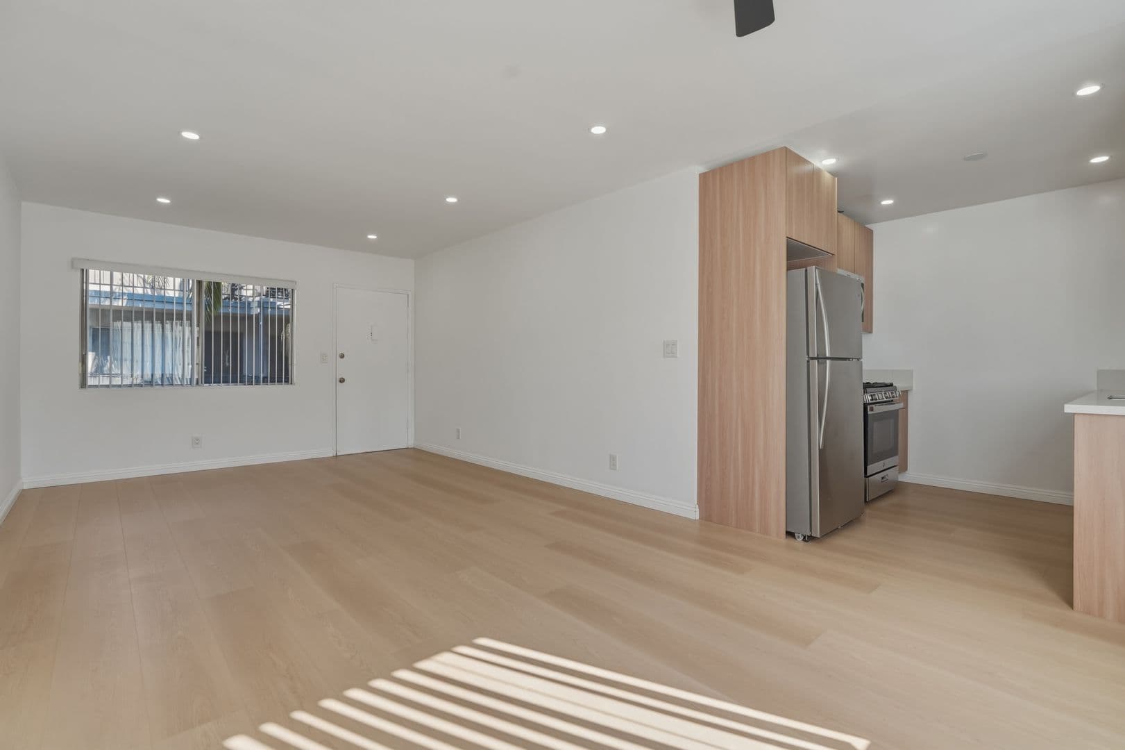 Culver City Apartment: 3869 Tilden Ave