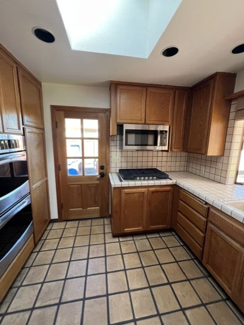 Redondo Beach House: 2007 Voorhees Ave