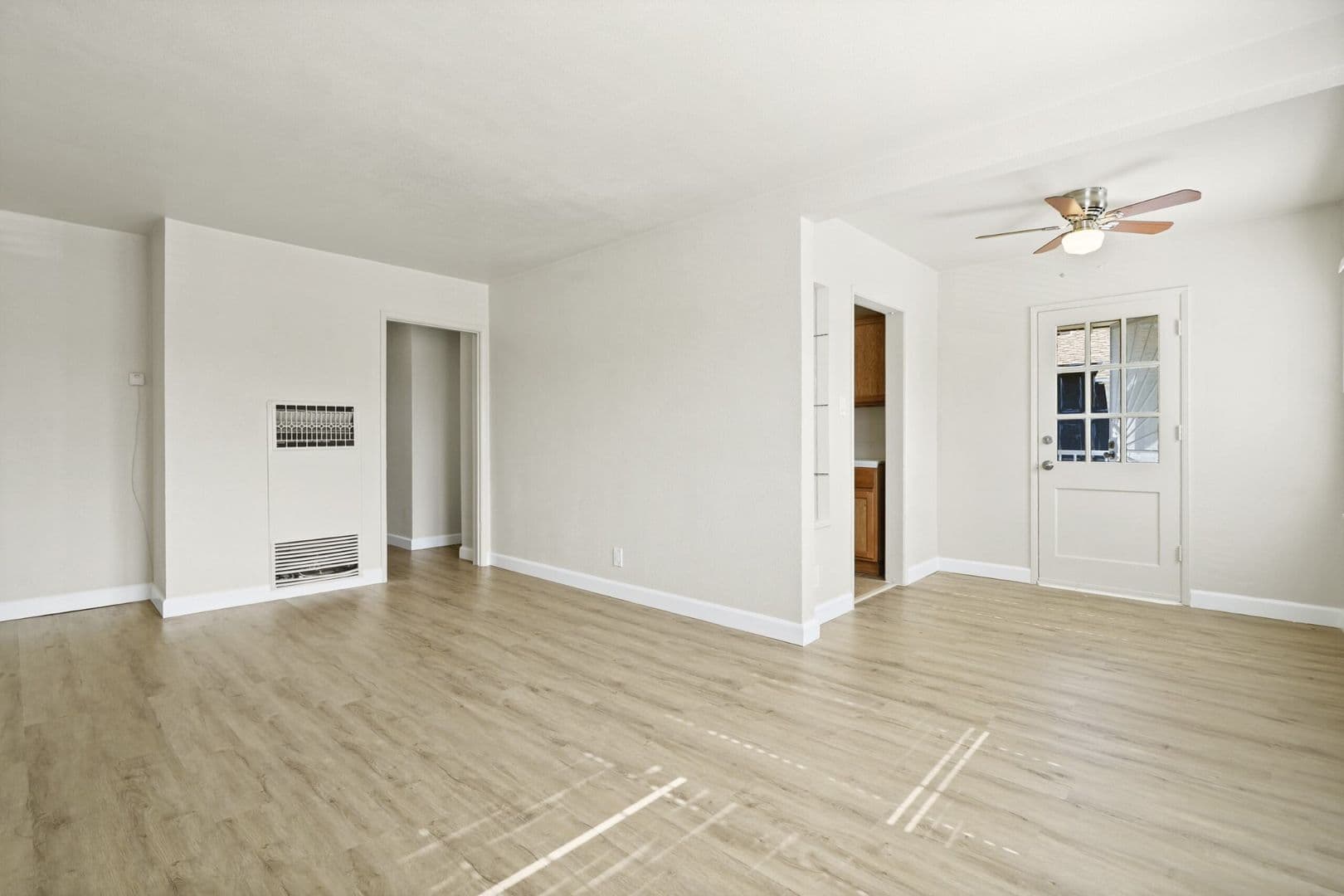LONG BEACH Apartment: 4451 Atlantic Ave.