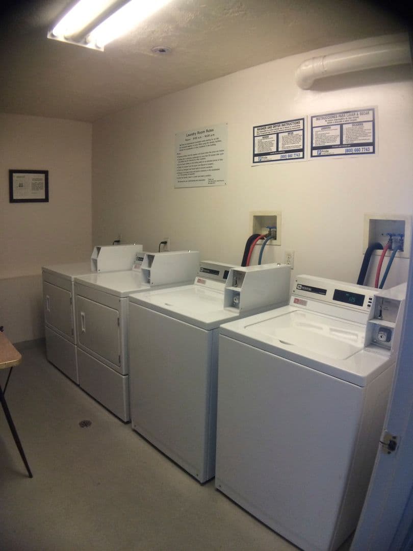 SAN PEDRO Apartment: 3811 Bluff Place.