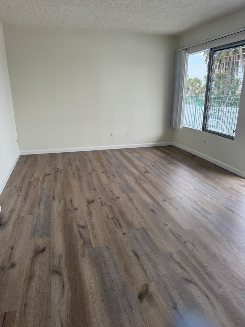 SAN PEDRO Apartment: 3811 Bluff Place.