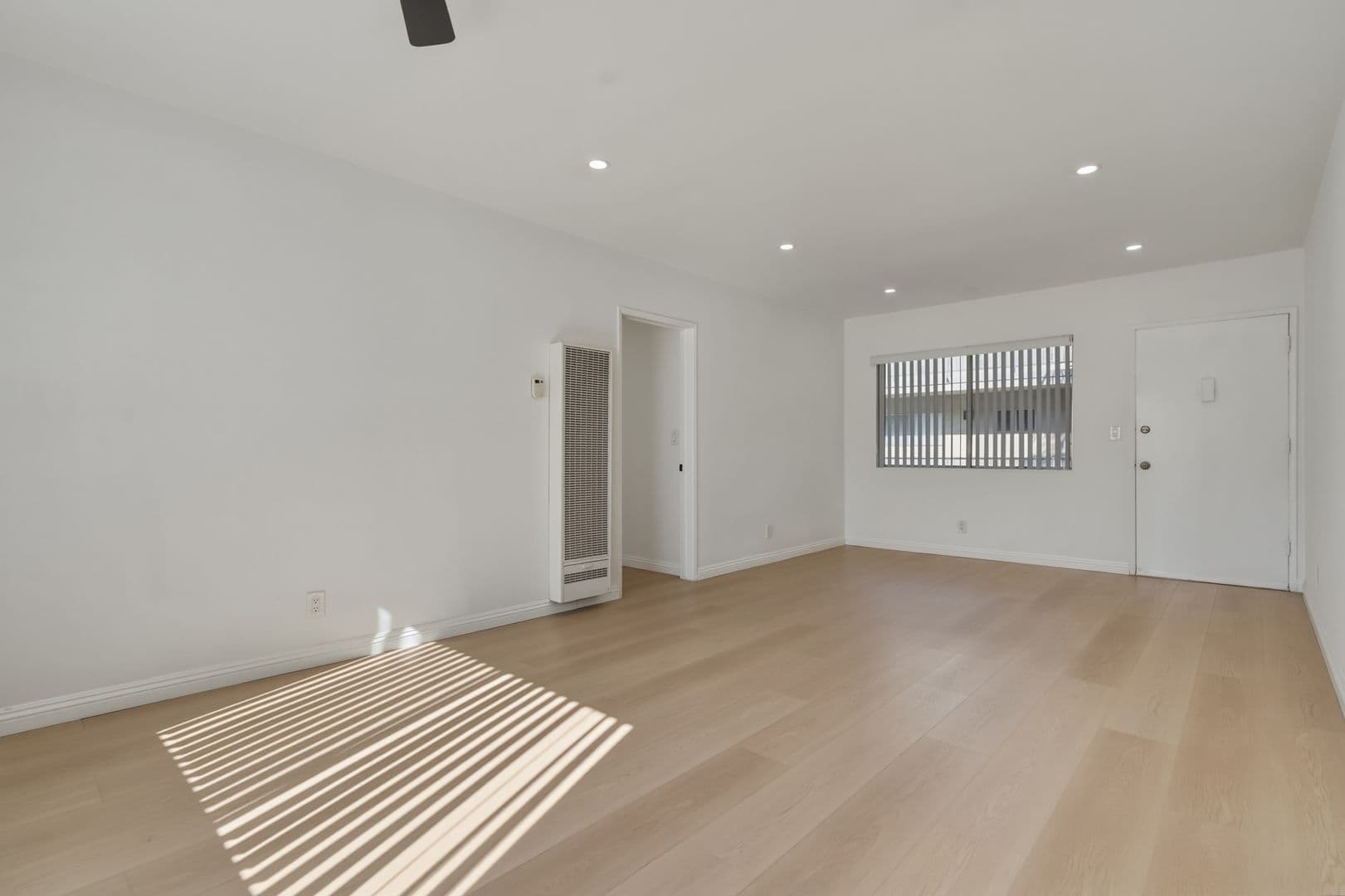 Culver City Apartment: 3869 Tilden Ave