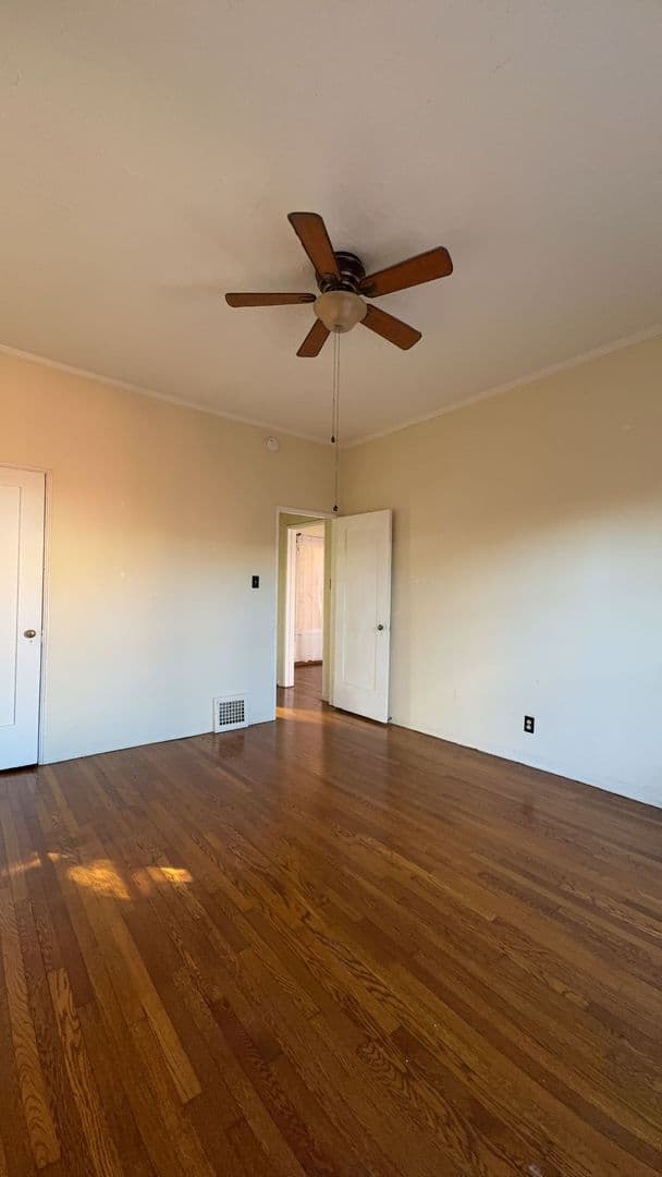 Los Angeles Apartment: 6022 W. 8th St