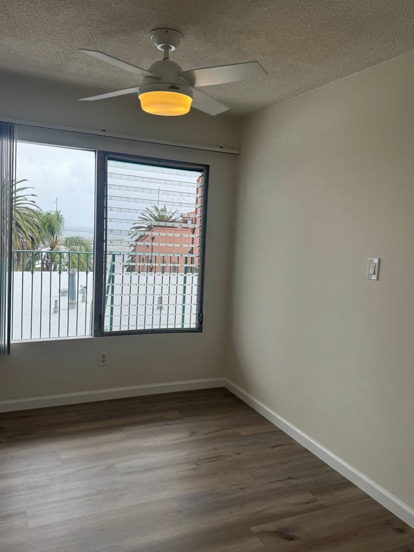 SAN PEDRO Apartment: 3811 Bluff Place.