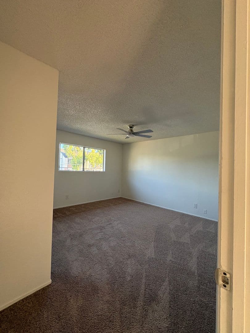 Gardena Apartment: 1426 W 179th St