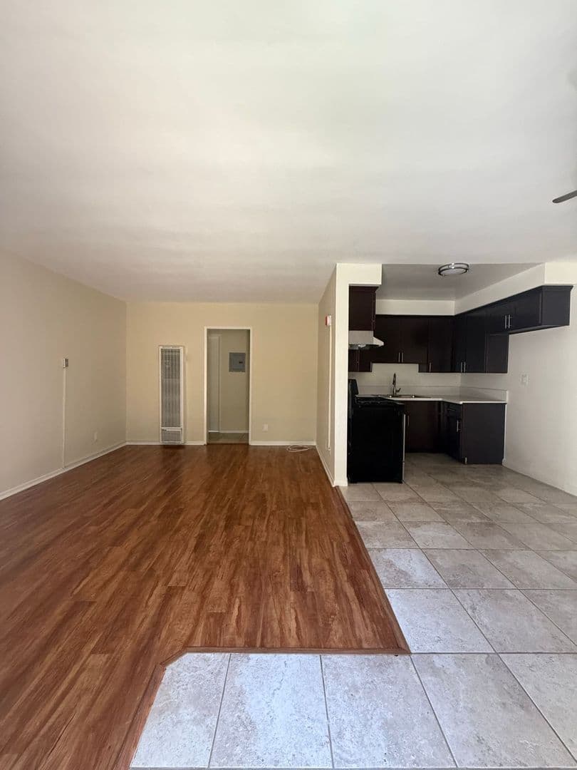TORRANCE Apartment: 21220 S. Western Ave.