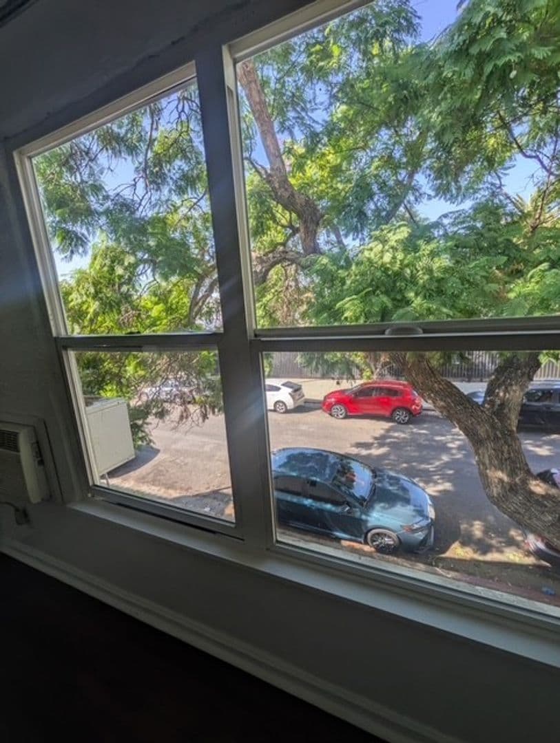 Los Angeles Apartment: 823 N. Gower Street