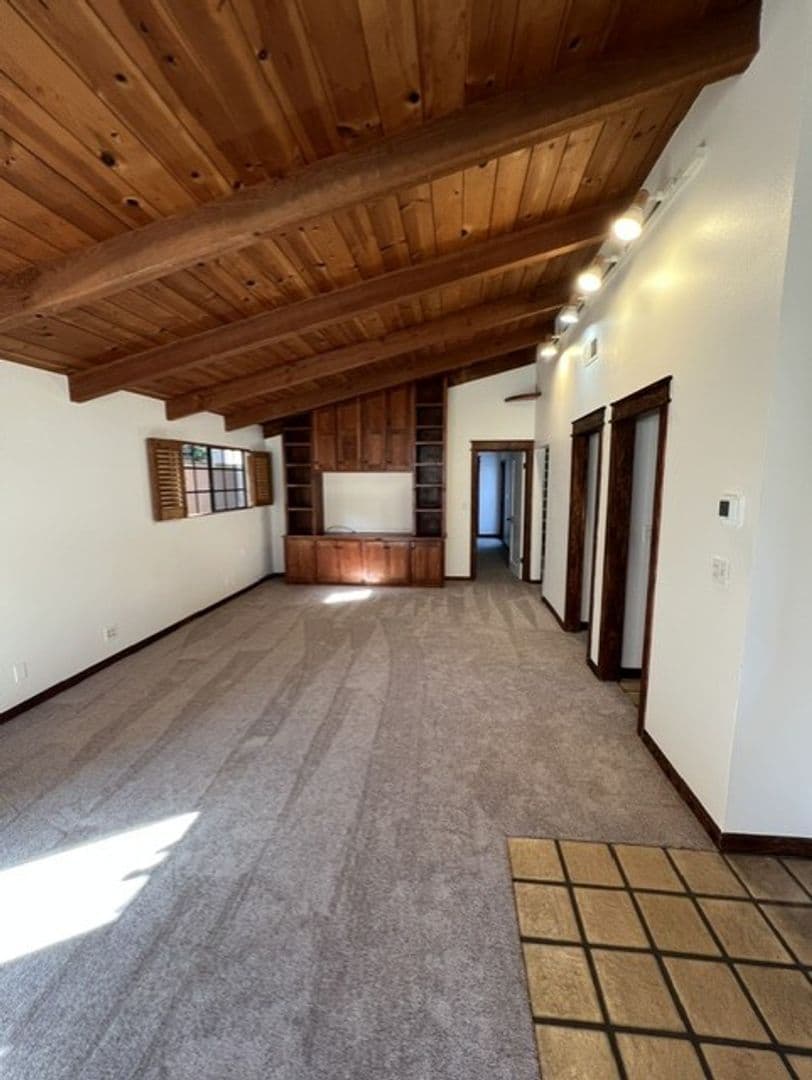 Redondo Beach House: 2007 Voorhees Ave