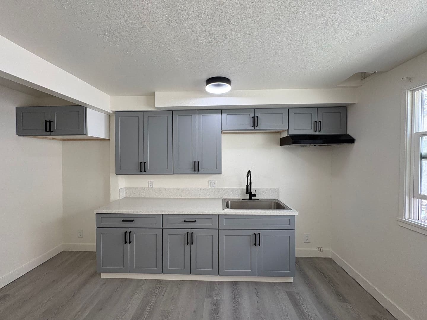 WILMINGTON Apartment: 1025 N. Wilmington Blvd.
